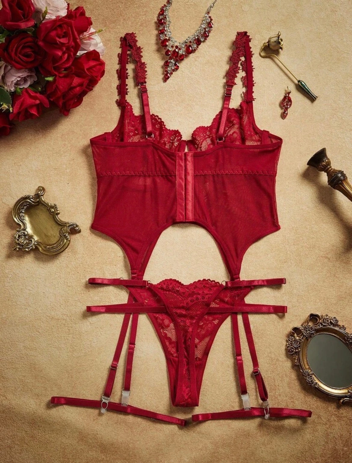 Lingerie bourdeau 4 piéces